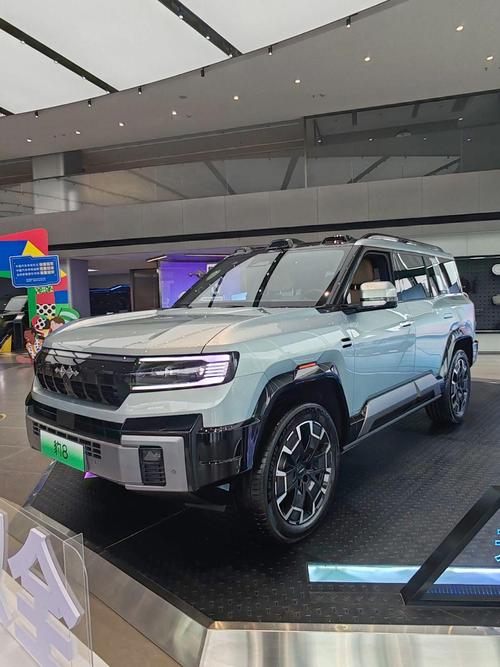 广州荔湾区蓝驰宏企业管理咨询比亚迪方程豹硬派越野的爆款，英菲尼迪35周年与你共成长